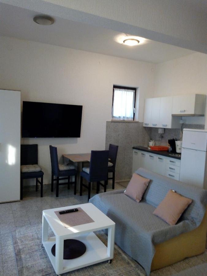 Apartmani Alma Pula Extérieur photo